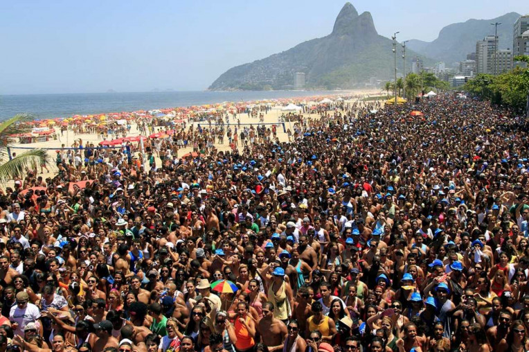 Rio de Janeiro 'renasce' com a volta do carnaval de rua - Jornal